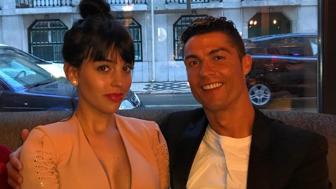 Роналду розчулив шанувальників новим селфі з дітьми