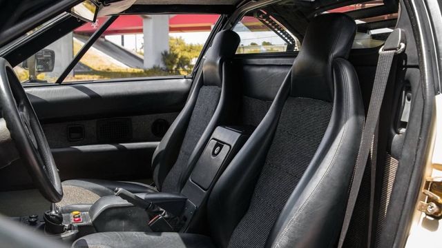 Рідкісний спорткар BMW M1 виставили на продаж - фото 248258