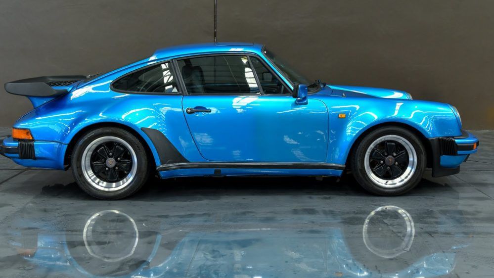 Найбільший в Австралії музей автомобілів виставив на продаж 48 колекційних авто