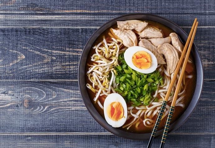 Локшину, яка замерзла на морозі, обговорюють у мережі - фото 1