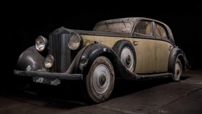 Ці старовинні авто стояли в гаражі понад 40 років