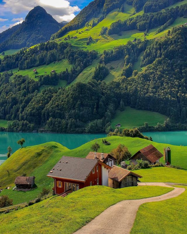 Казкові пейзажі від мандрівника: чарівні кадри - фото 251233