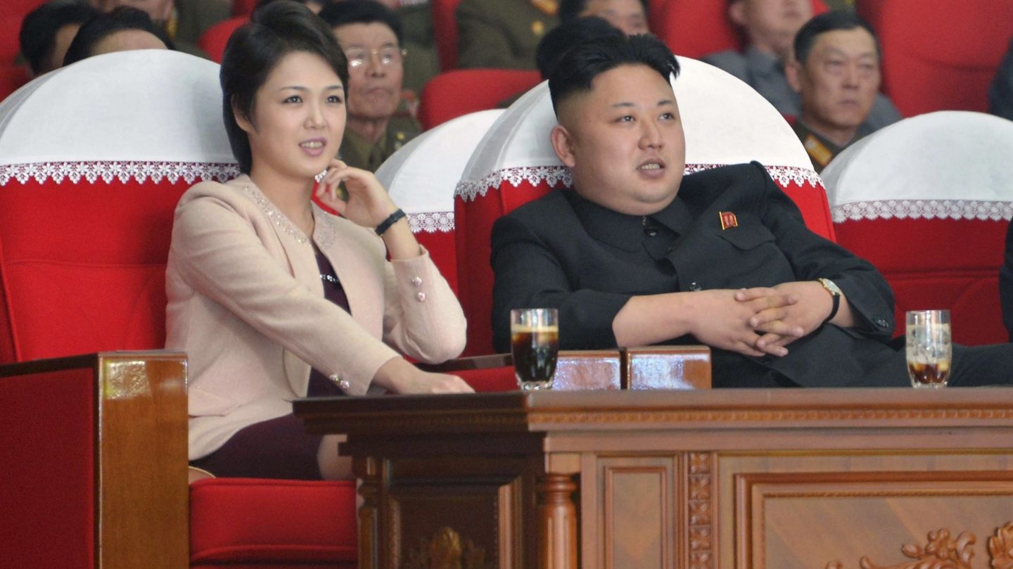 Кім Чен Ин з дружиною - фото 1