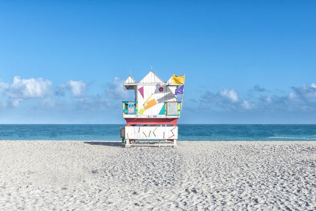 Яскраві кабіни рятувальників на Маямі - фото 247892