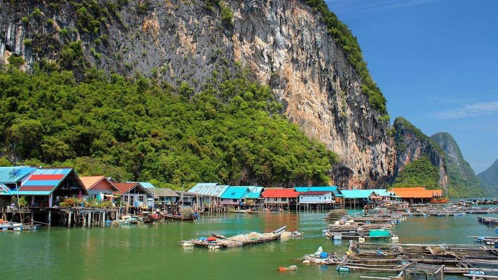 Як виглядає унікальне селище, побудоване на воді