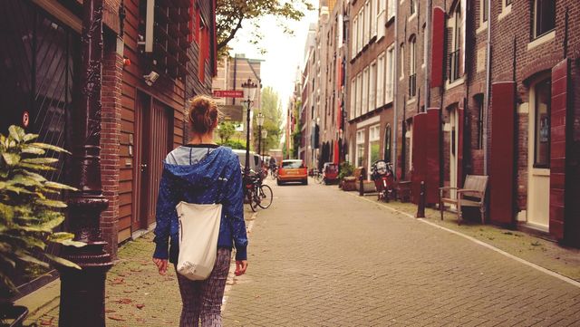 Як позбавлятися зайвих калорій під час прогулянки - фото 245556