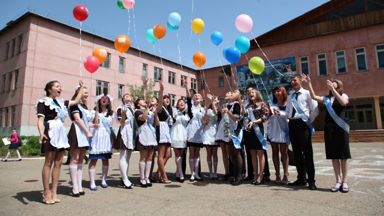 Гарні привітання з Останнім дзвоником випускникам - фото 1