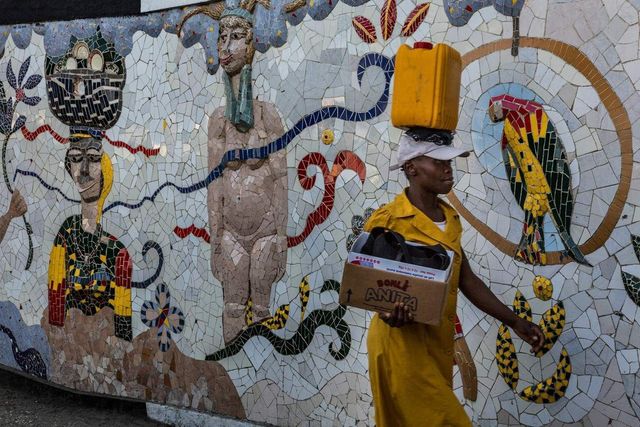 Як виглядає повсякденне життя у нетрях Гаїті- фото 248111