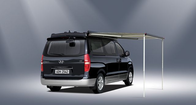 Мінівен Hyundai перетворили в будинок на колесах - фото 247951