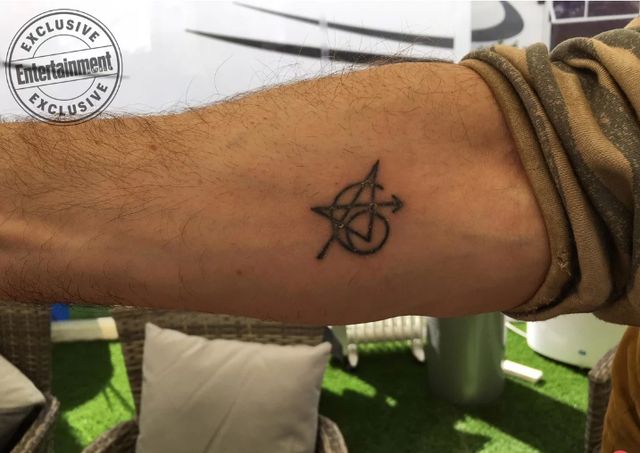 Актори перших 'Месників' зробили собі однакові тату - фото 246133