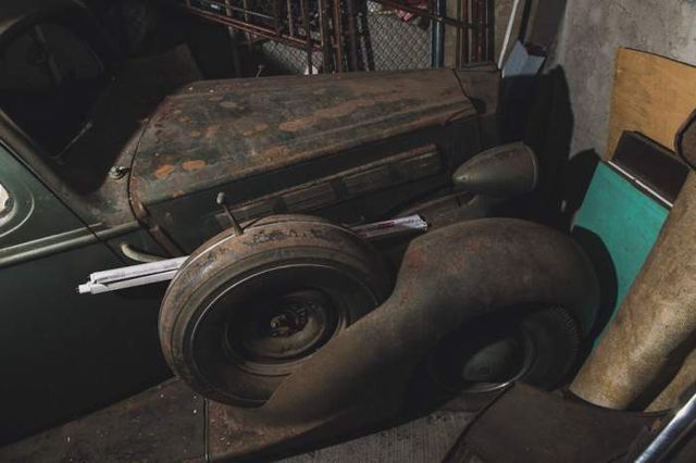 Ці старовинні авто стояли в гаражі понад 40 років- фото 250882