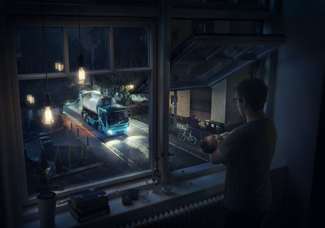 Volvo презентувала міський електросміттєвоз - фото 247156