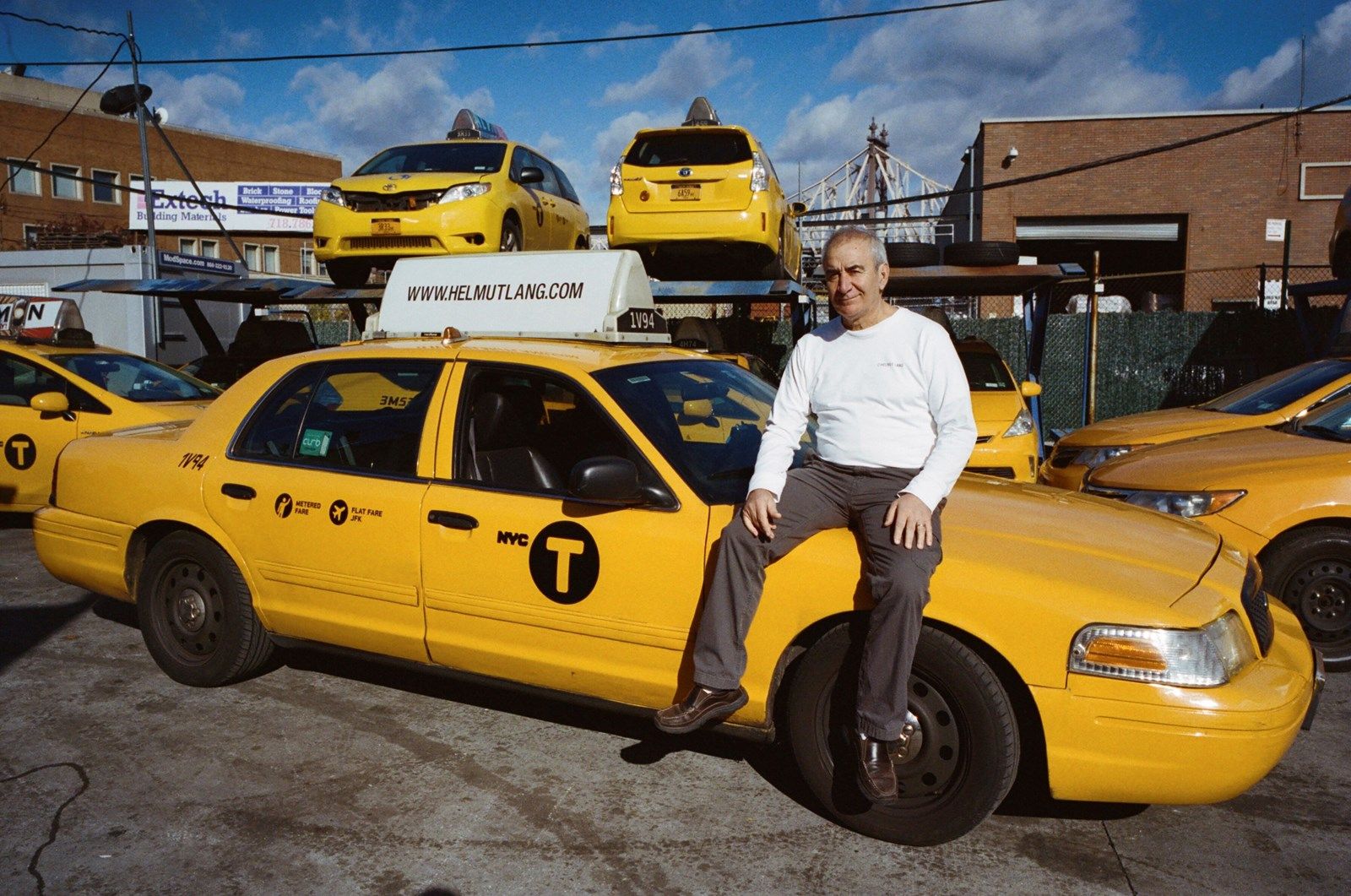 Правила життя гонконгських таксистів у рекламній кампанії Helmut Lang