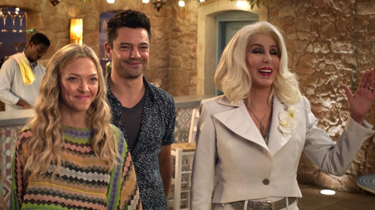 Mamma Mia 2: фінальний трейлер культового фільму з Меріл Стріп і Шер - фото 1