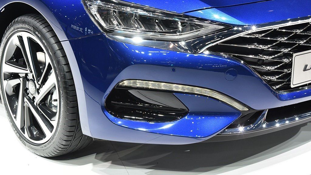 Фотошпигуни розповіли про інтер'єр Hyundai Lafesta