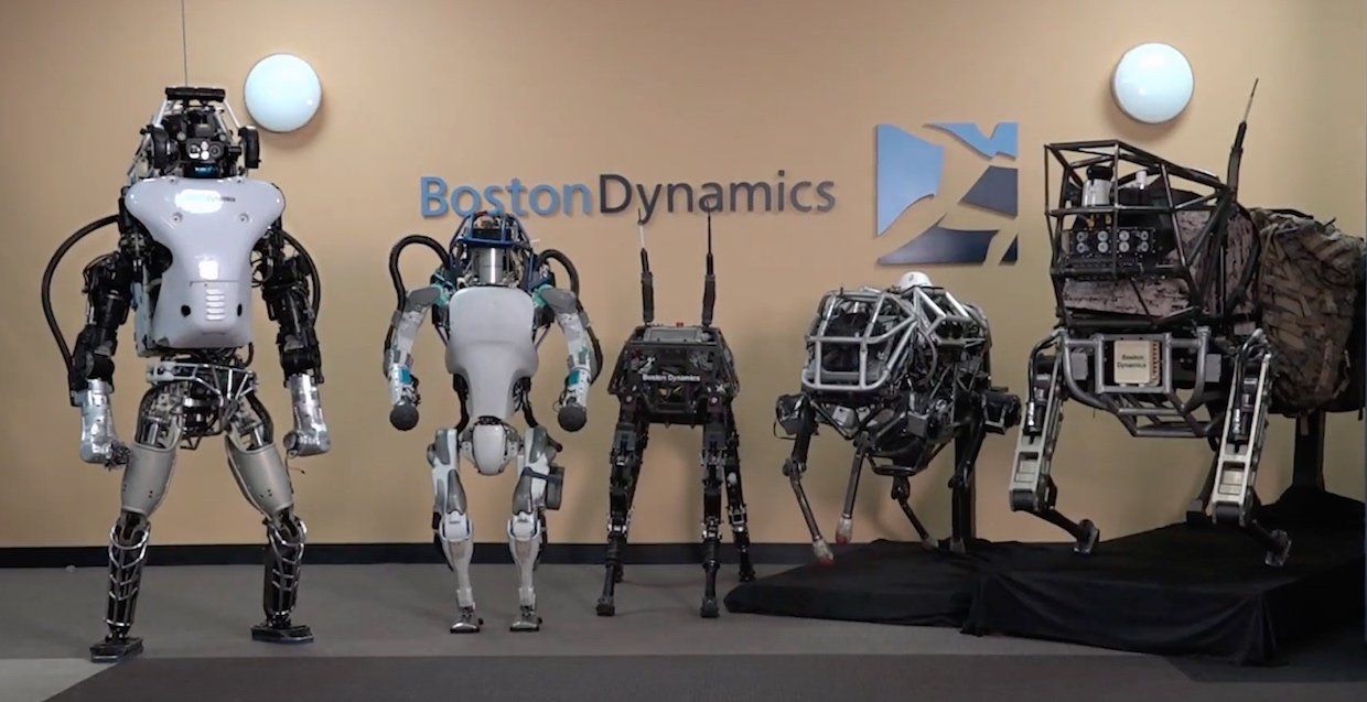 Boston Dynamics показали на відео роботів, які гуляють