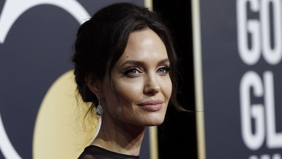 Джолі вважає за краще зовсім не відвідувати зіркові тусовки - фото 1