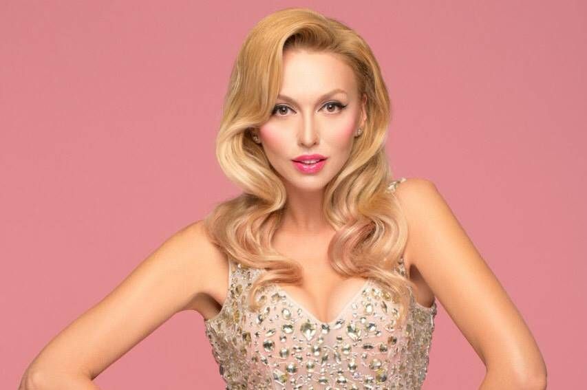 Мерилін Монро? Оля Полякова опинилась у Парижі - фото 1