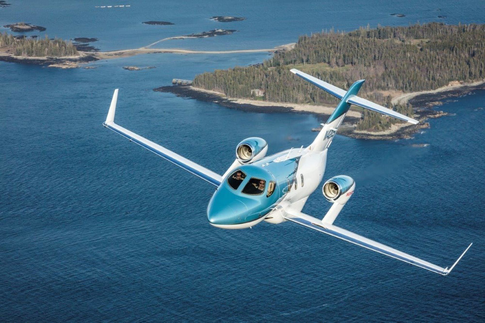 Honda представила незвичайну модель бізнес-літака HondaJet