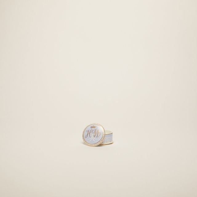 Весілля принца Гаррі та Меган Маркл: несподівана продукція з зображеннями пари - фото 248614