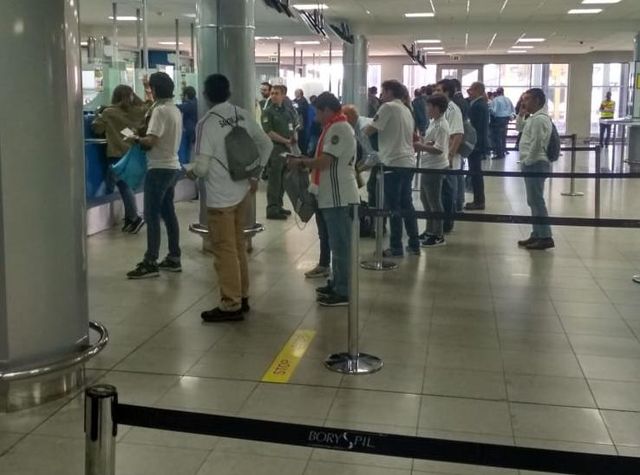 Ліга Чемпіонів: скільки вболівальників уже прибули до України - фото 250394