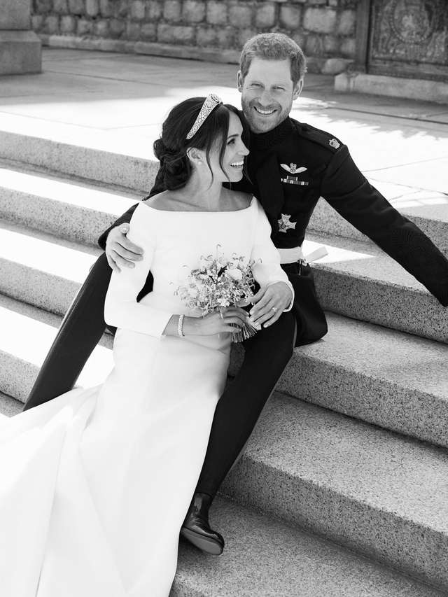 З'явилися офіційні весільні портрети принца Гаррі та Меган Маркл - фото 249189