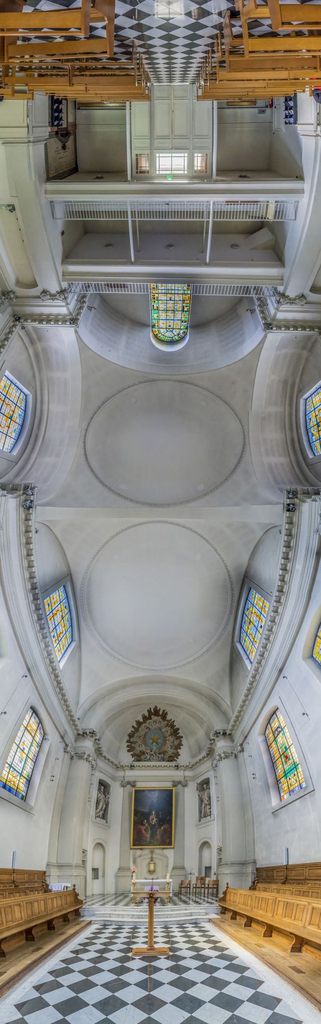 Храми Парижа у вертикальній панорамі - фото 247840