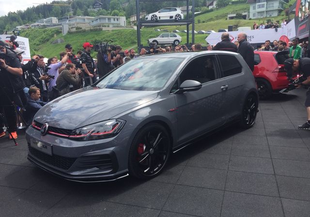 Показаний найшвидший Volkswagen Golf - фото 246621