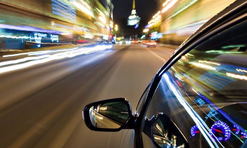 Шалену поїздку зі швидкістю 300 кілометрів на годину показали на відео