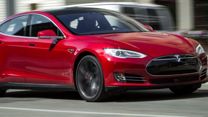 Стало відомо, скільки електромобілів Tesla Model S купили в Україні у 2018 році