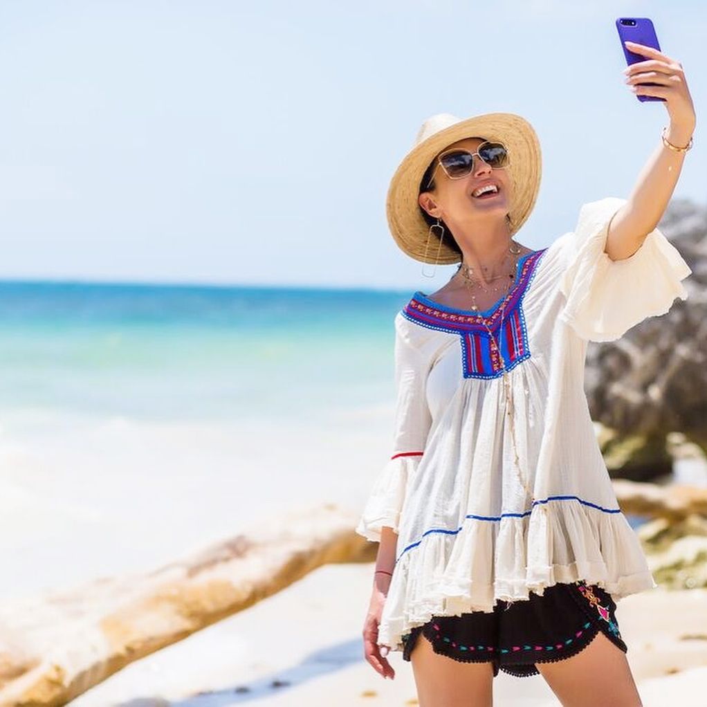 Марія Єфросиніна вразила фото у вишиванці у Лос-Анджелесі