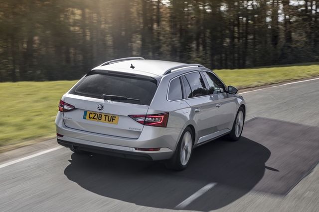 Skoda побудувала броньований Superb - фото 251188