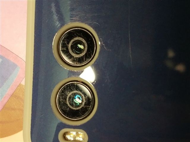 Названо слабке місце смартфона Smartisan R1 - фото 249164