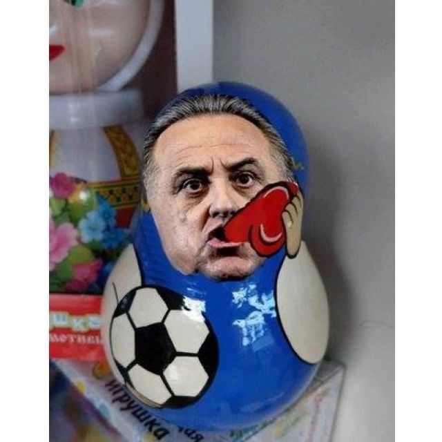 Сувенір до ЧС-2018 у Росії викликав хвилю фотожаб - фото 249471