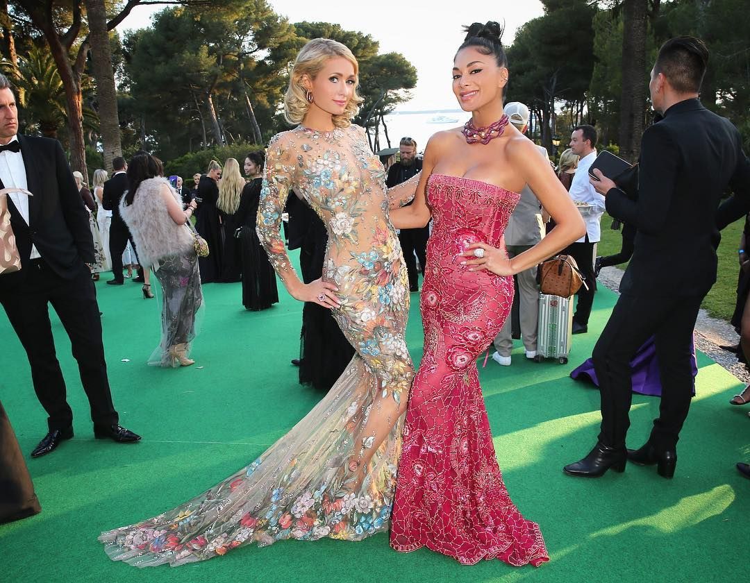 Періс Хілтон вразила "голою" сукнею у Каннах