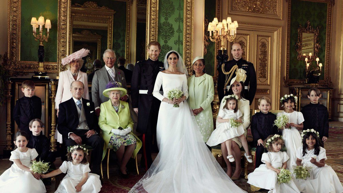 З'явилися офіційні весільні портрети принца Гаррі та Меган Маркл - фото 1