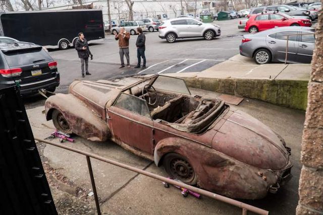 Ці старовинні авто стояли в гаражі понад 40 років- фото 250889