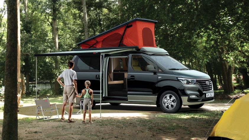 Мінівен Hyundai перетворили в будинок на колесах