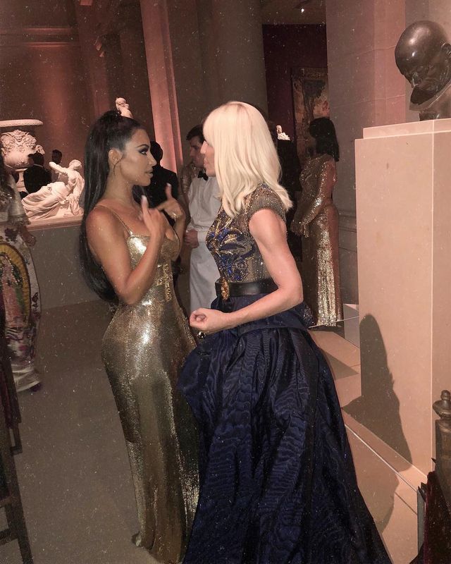 instagram.com/kimkardashian - фото 246113