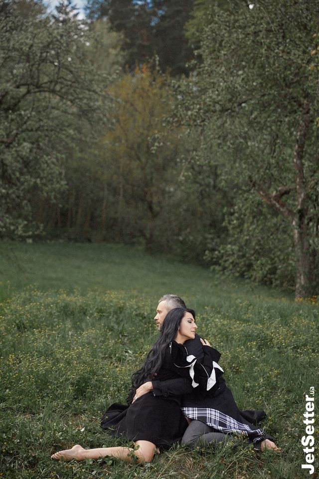 Пара Бабкіних знялися повністю оголеними з нагоди 10-річчя вінчання - фото 246985