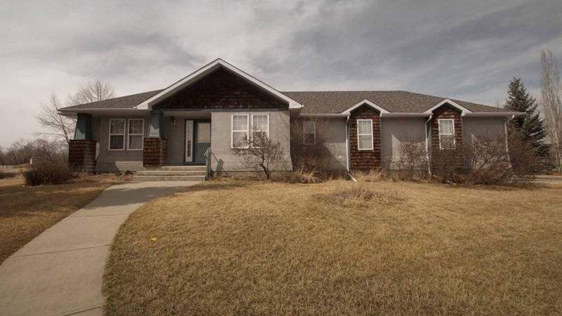 Ці покинуті будинки коштують мільйони доларів