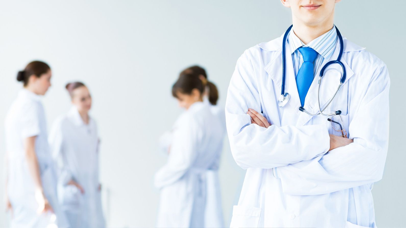 Науковці назвали предмет, яким не варто користуватися в поліклініках