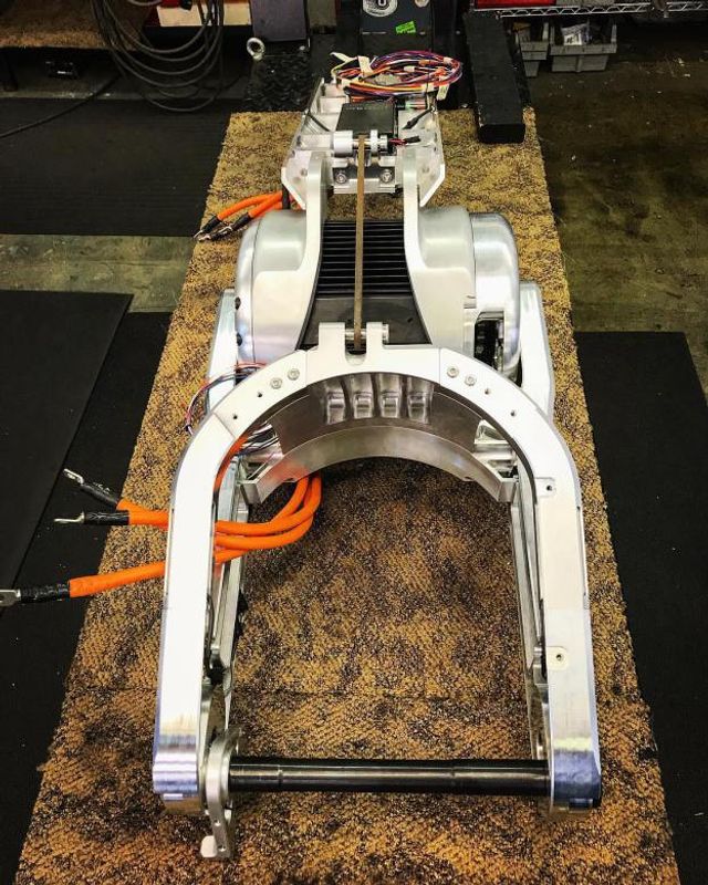 Компанія Curtiss Motorcycles представила електричний мотоцикл Zeus - фото 247323