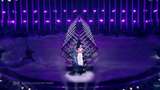 Скандал на Євробаченні 2018: невідомий вибіг на сцену і забрав у співачки мікрофон