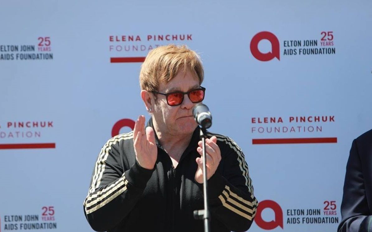 Елтон Джон приїхав до Києва для боротьби з ВІЛ