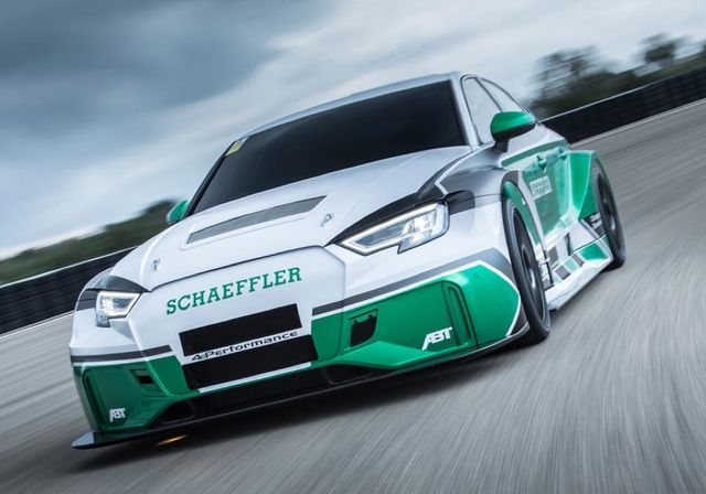 Audi RS3 перетворили на електричний суперкар - фото 251106