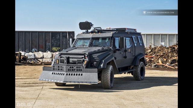 У Канаді презентували автомобіль для апокаліпсису - фото 250911