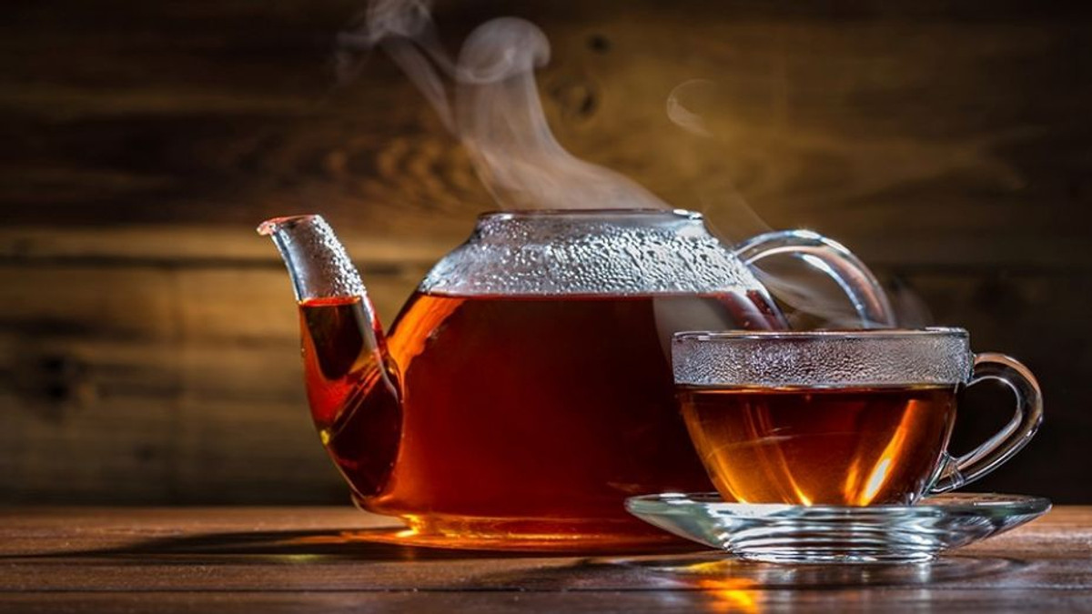 Медики розповіли, коли не варто пити гарячий чай - фото 1
