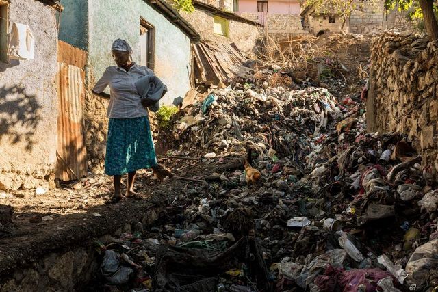 Як виглядає повсякденне життя у нетрях Гаїті- фото 248114