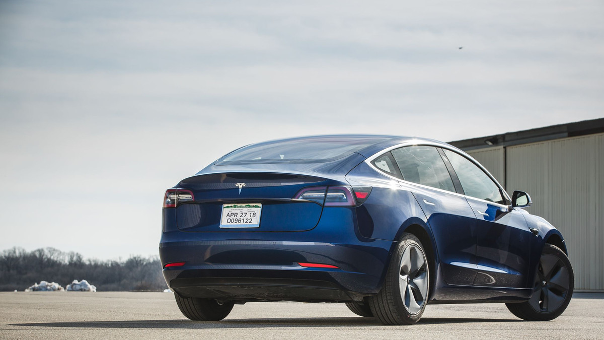 Tesla Model 3 провалила випробування видання Consumer Reports - фото 1